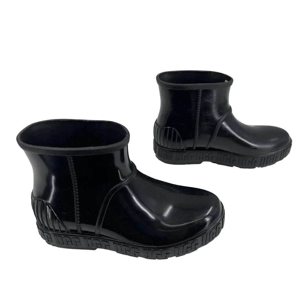 UGG kids black